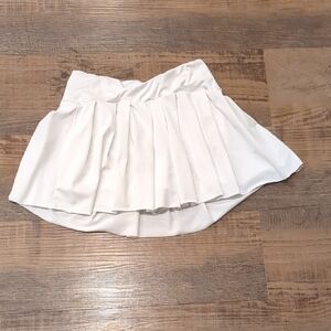 Elegant White Pleated Skirt